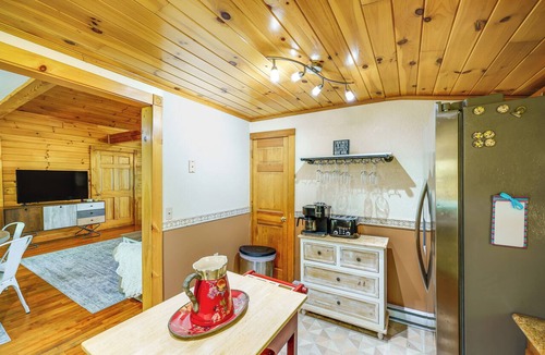 Newport House | Pets Welcome! Lakefront Retreat w/Dock in Newport