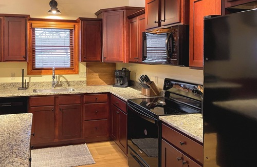 Lake Harmony Estates Ski Chalet | Pine Crest Lodge, 8BR 5BA Home with Beach Access, Fire Pit, & Private Hot Tub