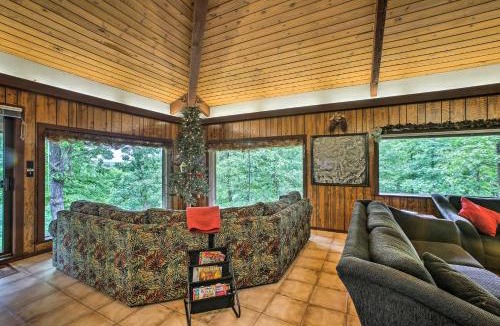Compton House | 'Pine Lodge Cabin' on 450 Acres in Ozark Mountains