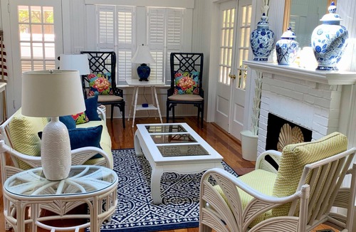 The Pines House | Pines Cottage~ Half Block to Beach ~ 5 Bedrooms ~ Sleeps 10 ~ Huge Porch & Patio