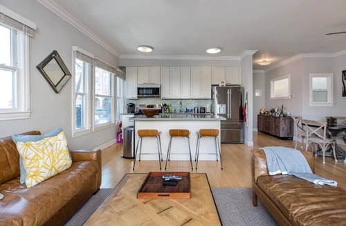 Nob Hill Condo | Plush Three Bedroom Private Getaway in the Heart of Nob Hill!