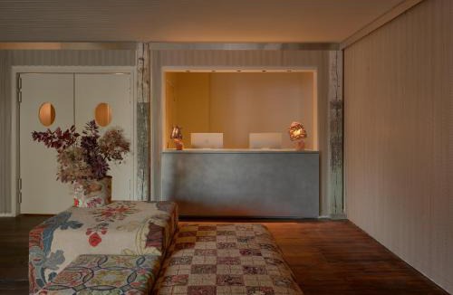 Oakdale Hotel | Pocketbook Hotel and Baths