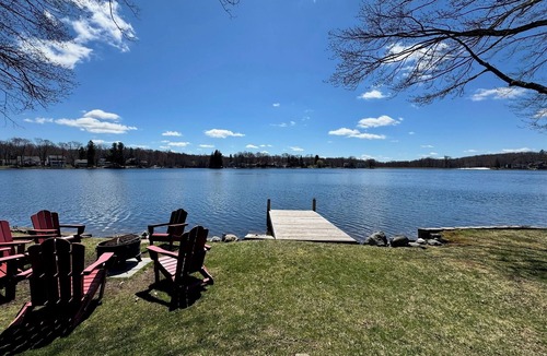 Penn Lake Park House | Pocono Lakefront Cabin: Lakefront 2BR w/Kayaks + Paddleboards, Near Ski