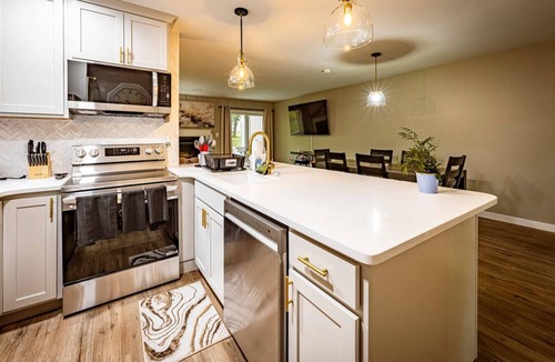 East Stroudsburg House | Pocono Mountains Hideaway - 2 Bedroom, 2.5 Bath, private townhome with wood-burning fireplace