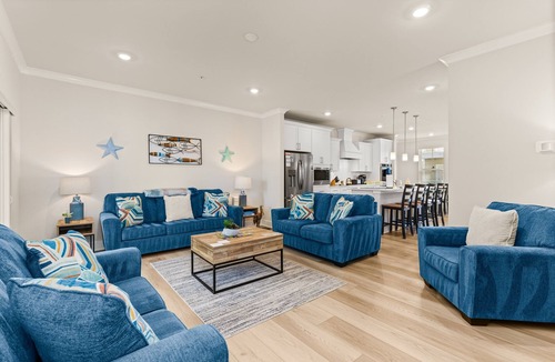 Caine Woods House | Pool,Beach 2 Blocks,10% Sale! Pets,King Beds,Linens,Air Hockey, Kids Loft