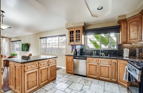 Newark House | POOL. Spacious 4BR/2B. SF Bay Area