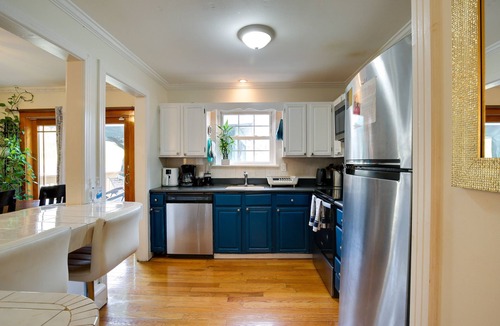 Crown Heights House | Poughkeepsie Retreat w/ Deck + Gas Grill!