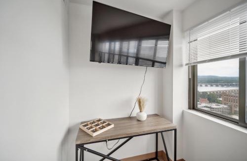 Downtown Harrisburg Apartment | PP 2312 Modern Corporate 1br, pool, Gym