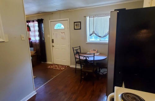 West Monroe House | Precious, comfortable, affordable -2 Bedroom 1 Bath Apartment