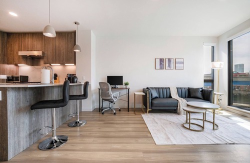 South of Market Apartment | Premium 1-bedroom apartment with Gym &Work Desk