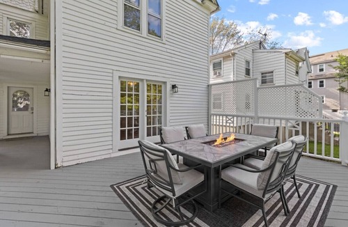 West Hartford House | Prime West Hartford Center Location: Historic Gem
