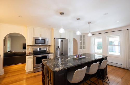 Saratoga Springs House | Pristine Lake House W/Guest Suite - Perfect for every season!