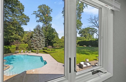 Cresskill House | Private 1-Acre Luxury Estate with Pool 5BR 20 Min to Manhattan & NYC