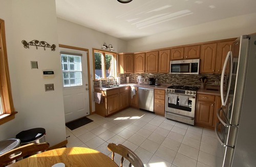 Middle Grove House | Private 3 bedroom home 3 acres 20 mins to Saratoga