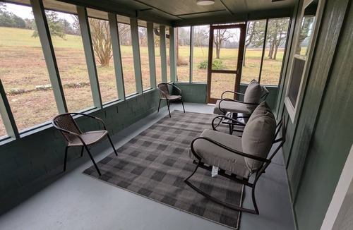 Kirby House | Private and secluded 4-bedroom farmhouse minutes from Lake Greeson