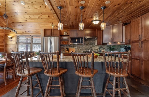 Scottsburg House | Private Cabin Retreat-Heated Pool/Hot Tub/Tiki Bar
