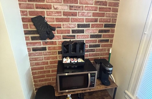 North Bergen Apartment | Private & Charming 1BR Apartment Close to Midtown Manhattan