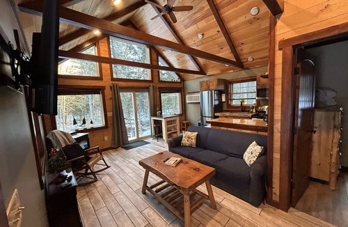 Glenfield Cabin | Private Cozy Cabin Retreat Near the Adirondacks, Peaceful and Pet Friendly