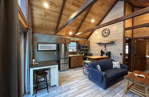 Glenfield Cabin | Private Cozy Cabin Retreat Near the Adirondacks, Peaceful and Pet Friendly