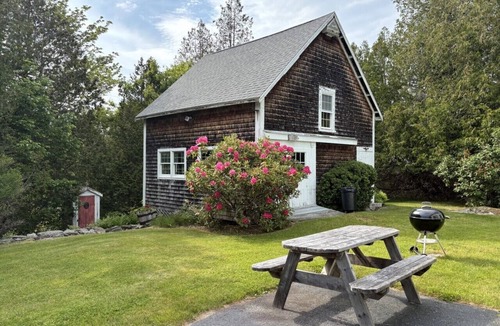 Trevett House | Private dock on Sheepscot River Minutes from town & Coastal Maine Botanical Gardens!