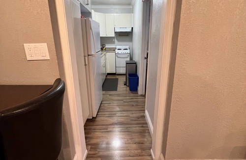 Tennyson - Alquire House | Private Guest Suite 30 Mins of SFO/OAK✈| Walk to Transit