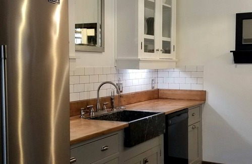 Brainard Apartment | Private Guest Suite in 1771 Farmhouse - 5 minutes to Jiminy Peak