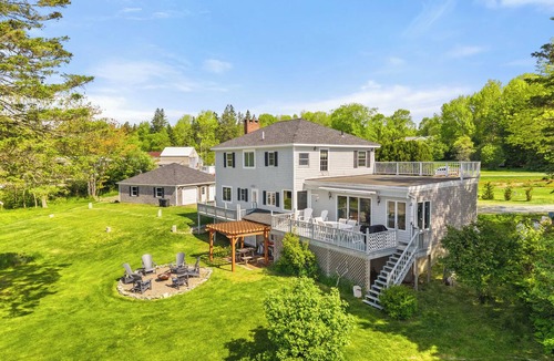 Brooklin House | Private Oceanfront Oasis 4-bedroom house in Brooklin perfect for your getaway