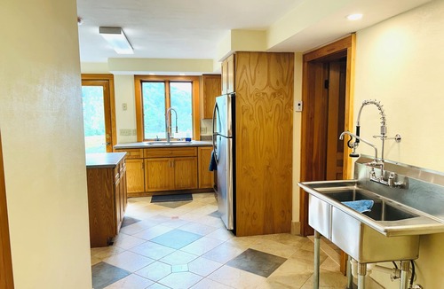 Town of Broome Apartment | Private Pond side Stay
