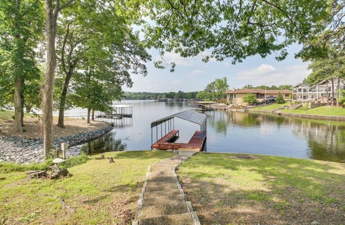 Rockwell Cottage | Private Pool: Lakefront Home in Hot Springs!