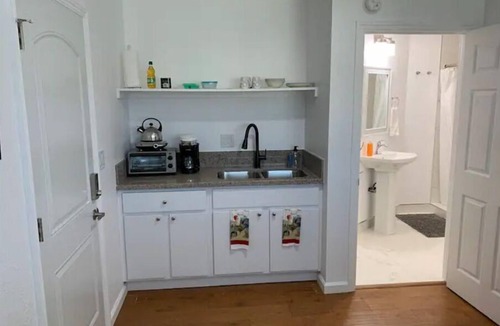 Castro Valley House | Private Studio/Downtown/Free Washer/Dryer/Fast Wi-Fi