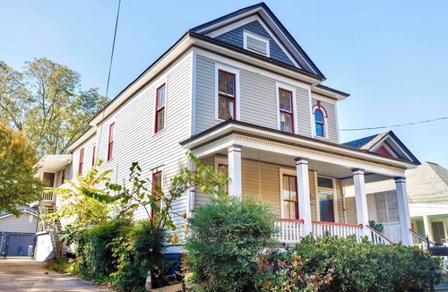 East Point Apartment | Private Studio Retreat - Perfect for Long Stays & Remote Work