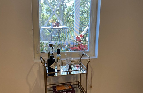 San Carlos Apartment | Private studio unit In San Carlos Hills