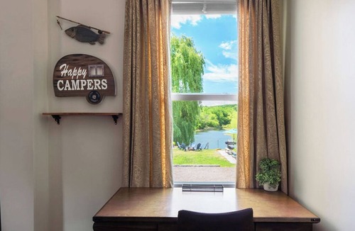 Saugerties South House | Private Summer Waterfront Escape- Swimming, Fishing, SUPs, Hot Tub & Sauna