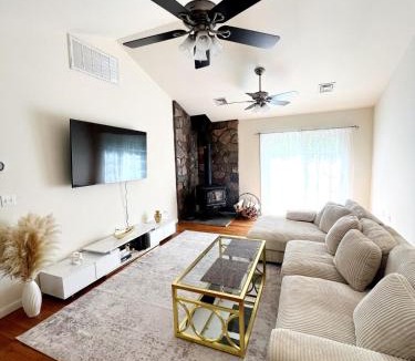 Narrowsburg House | Private vollyball court five acre home with AC in Catskills