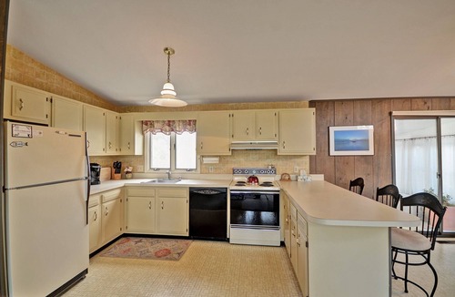 Bethany Beach Cottage | Quaint Beach House Within Walking Distance to Bethany Beach! Pets Allowed, Trolley, Wifi!