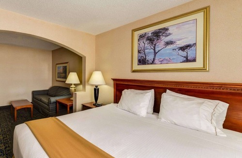 Potomac Hotel | Quality Inn Spring Mills - Martinsburg North
