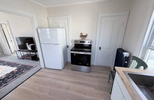 Bangor Apartment | Quiet Private 2 Bedroom Apartment