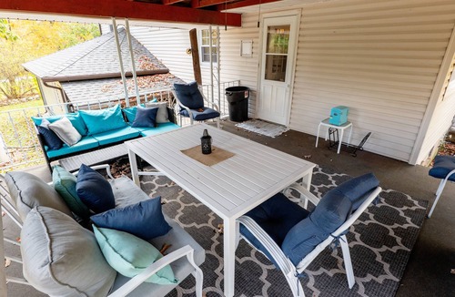 Central Valley House | Quiet, Safe Home- 1 mile from Woodbury Outlets. Westpoint and more nearby!