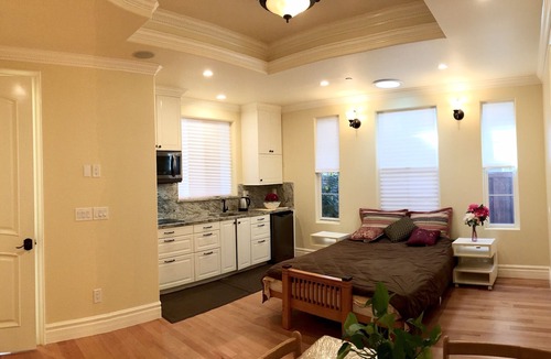 West San Jose House | Quiet, Spacious Master Studio Suite with Kitchen (San Jose)