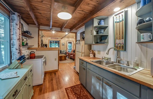 Weeks Mills Cabin | Quintessential Maine cabin w/private waterfront