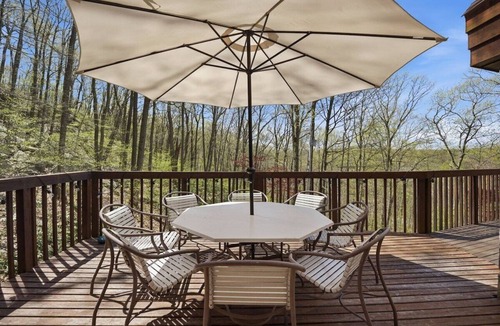 Garrison Ski Chalet | Rare A-Frame in the Trees · 20 min to WP· 1 hr NYC