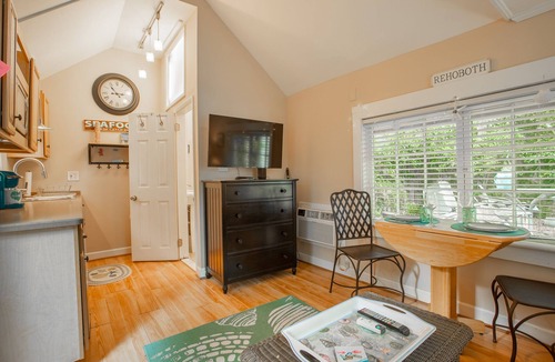 The Pines Cottage | Rehoboth Beach Efficiency Downtown Deck Sleeps 2