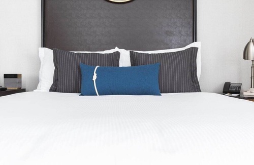 South Beach Hotel | Relaxing Bayfront Stay Close to Downtown | Pets are Allowed