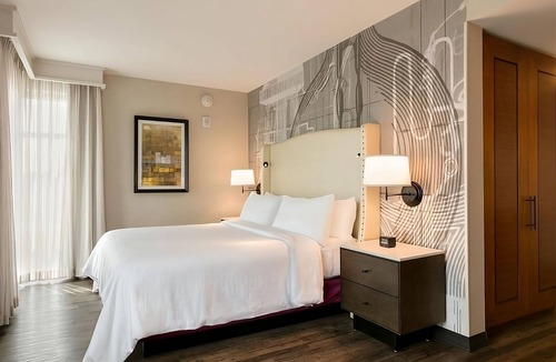 Berkeley Heights Hotel | Relaxing Escape! 3 Cozy Units w/Pool Gym, Free Parking, & Free Breakfast!