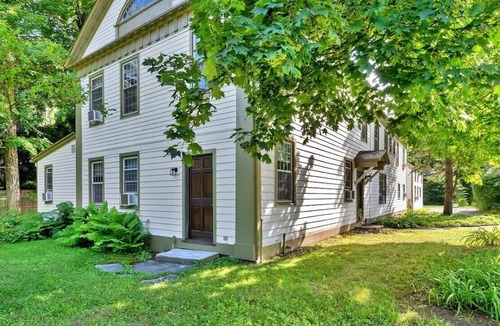 North Egremont House | Renovated 9-BR 1800s Inn 8-Min to Catamount