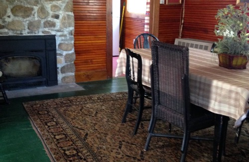 North River Cabin | RESTORED HISTORIC ADIRONDACK BIRD CAMP NEAR GORE MT WITH LOVELY MOUNTAIN VIEWS