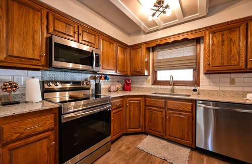 Bella Vista House | Retreat on Lakefront - Private Dock, Kayaking, Biking & Trails. Family Friendly