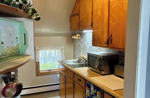 Berlin Apartment | Ride, Sleep, Repeat ! Cozy, 2 bedroom apartment near Jerico Mountain trails!