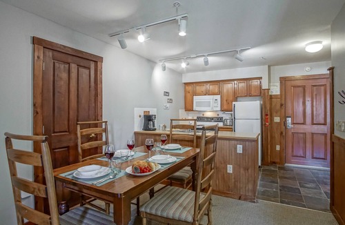 Edray Condo | Rimfire 322 - Pocahontas Sunrise Perfect Location Sleeps 4