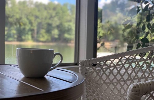 Rockwell House | River Rock Retreat, Family Lake House, Fishing Dock, Shuffleboard!